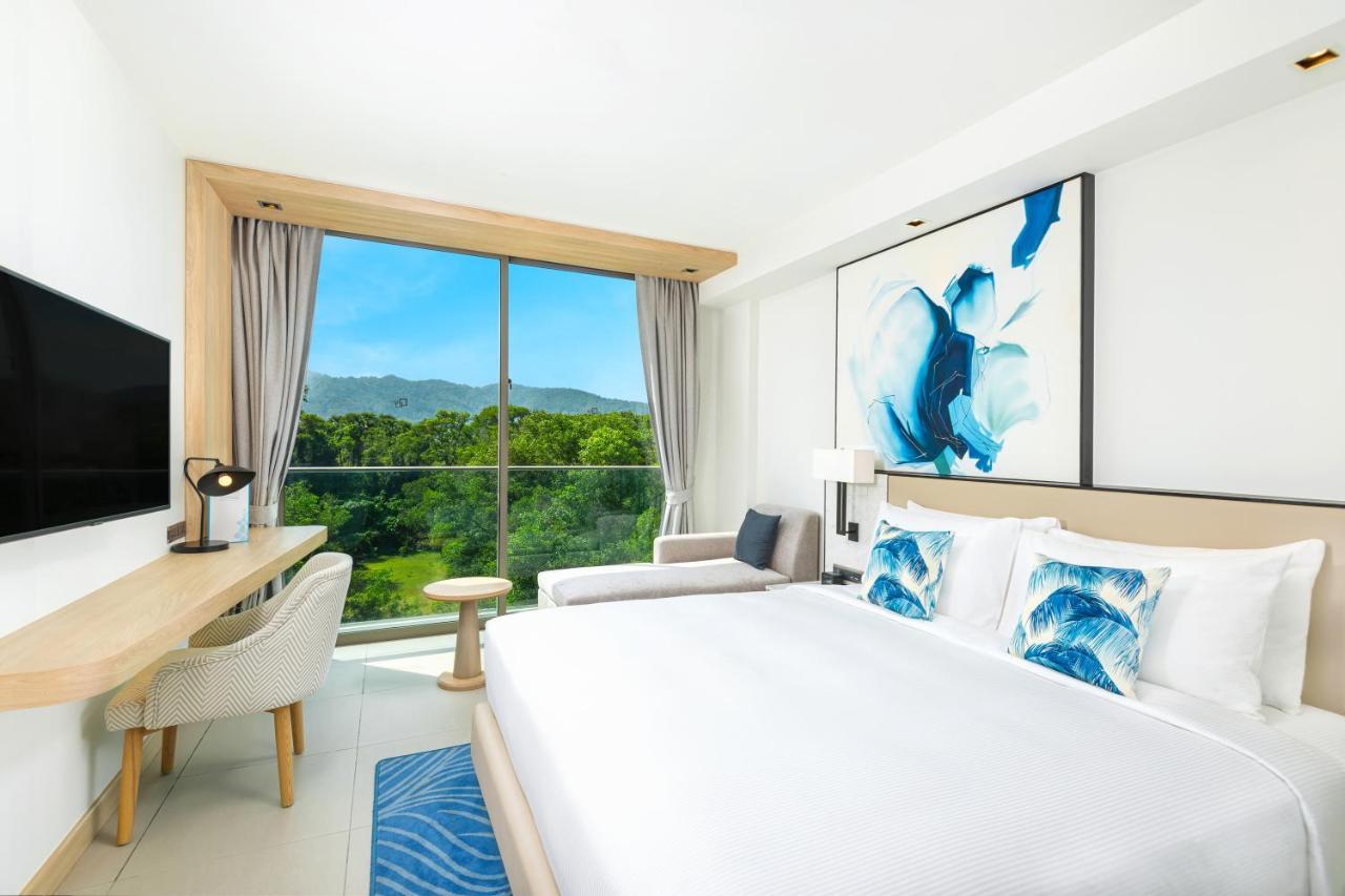 Hilton Garden Inn Phuket Bang Tao Exterior photo