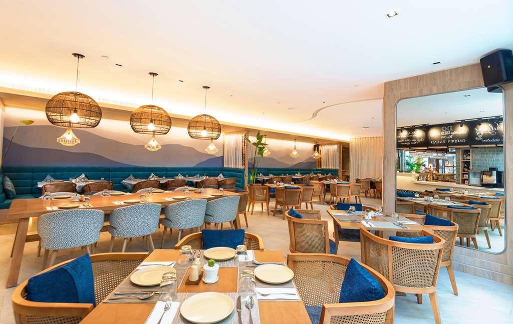 Hilton Garden Inn Phuket Bang Tao Restaurant photo